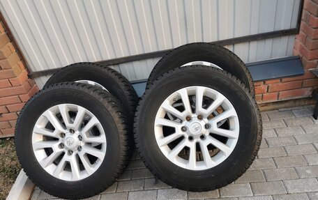 Toyota Land Cruiser Prado 150 рестайлинг 2, 2014 год, 3 860 000 рублей, 9 фотография