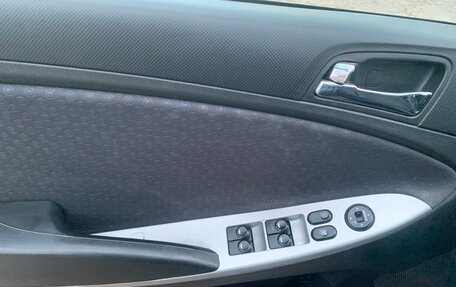 Hyundai Solaris II рестайлинг, 2013 год, 950 000 рублей, 9 фотография