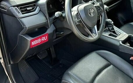 Toyota RAV4, 2021 год, 2 600 000 рублей, 13 фотография
