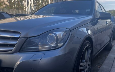 Mercedes-Benz C-Класс, 2011 год, 1 650 000 рублей, 13 фотография