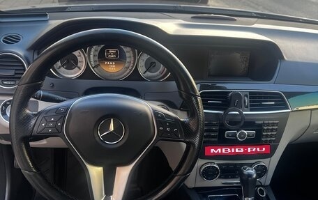 Mercedes-Benz C-Класс, 2011 год, 1 650 000 рублей, 10 фотография