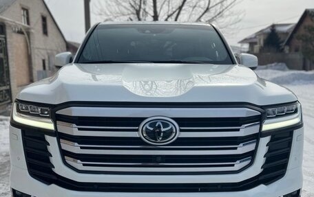 Toyota Land Cruiser, 2022 год, 12 000 000 рублей, 3 фотография