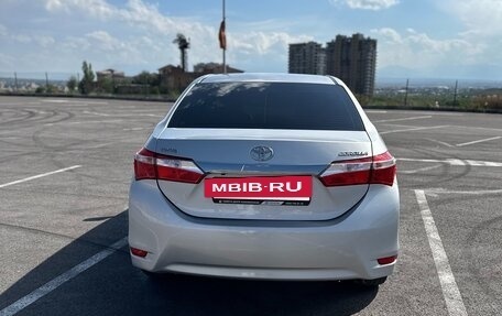 Toyota Corolla, 2015 год, 1 490 000 рублей, 4 фотография