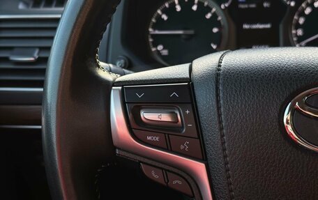 Toyota Land Cruiser Prado 150 рестайлинг 2, 2021 год, 6 499 000 рублей, 20 фотография