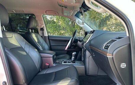 Toyota Land Cruiser Prado 150 рестайлинг 2, 2021 год, 6 499 000 рублей, 32 фотография
