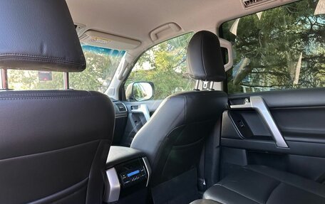 Toyota Land Cruiser Prado 150 рестайлинг 2, 2021 год, 6 499 000 рублей, 28 фотография
