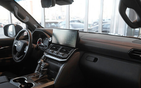 Toyota Land Cruiser, 2024 год, 14 199 900 рублей, 20 фотография