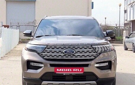 Ford Explorer VI, 2021 год, 2 990 000 рублей, 2 фотография