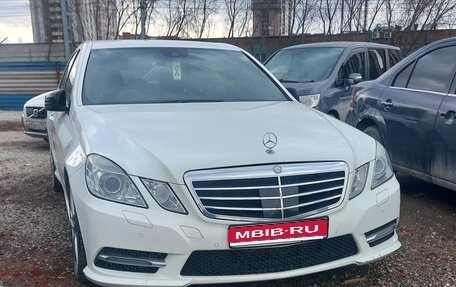 Mercedes-Benz E-Класс, 2013 год, 1 800 000 рублей, 1 фотография