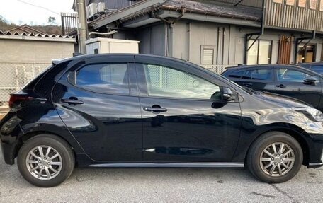 Toyota Yaris, 2021 год, 840 000 рублей, 6 фотография