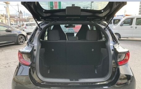 Toyota Yaris, 2021 год, 840 000 рублей, 12 фотография