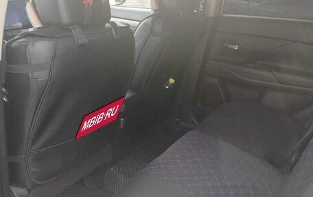 Mitsubishi Outlander III рестайлинг 3, 2014 год, 1 800 000 рублей, 9 фотография