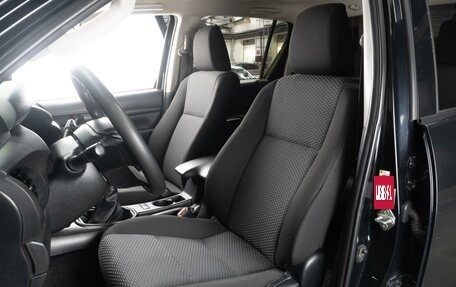 Toyota Hilux VIII, 2019 год, 3 059 000 рублей, 10 фотография