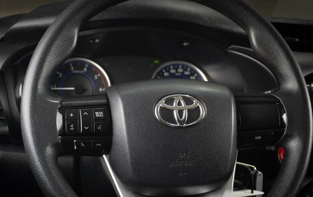 Toyota Hilux VIII, 2019 год, 3 059 000 рублей, 11 фотография