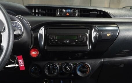 Toyota Hilux VIII, 2019 год, 3 059 000 рублей, 12 фотография