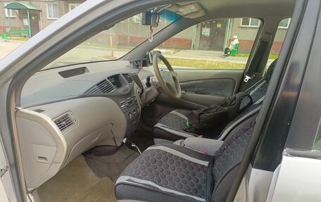 Toyota Prius IV XW50, 1998 год, 250 000 рублей, 9 фотография
