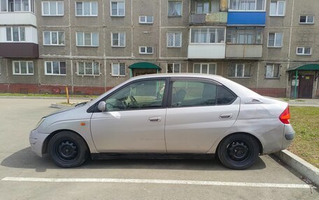 Toyota Prius IV XW50, 1998 год, 250 000 рублей, 3 фотография