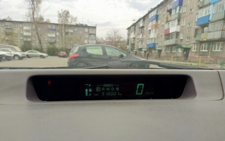 Toyota Prius IV XW50, 1998 год, 250 000 рублей, 14 фотография