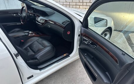 Mercedes-Benz S-Класс, 2010 год, 1 750 000 рублей, 24 фотография