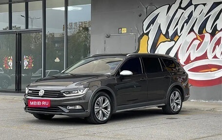 Volkswagen Passat B8 рестайлинг, 2018 год, 2 930 035 рублей, 2 фотография