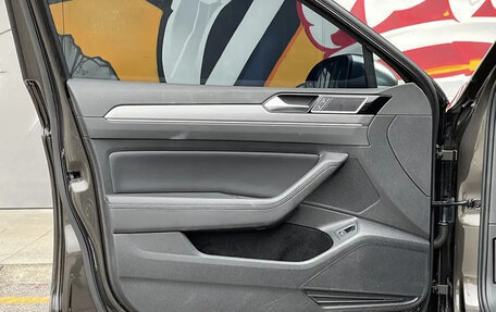 Volkswagen Passat B8 рестайлинг, 2018 год, 2 930 035 рублей, 17 фотография