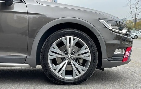 Volkswagen Passat B8 рестайлинг, 2018 год, 2 930 035 рублей, 12 фотография