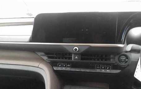 Toyota Crown, 2022 год, 3 570 000 рублей, 9 фотография