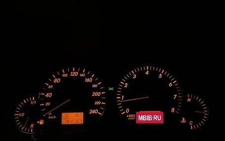 Toyota Avensis III рестайлинг, 2005 год, 1 000 000 рублей, 25 фотография