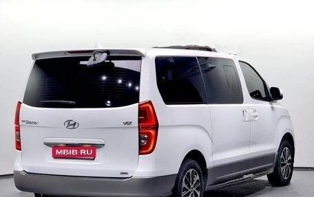 Hyundai Grand Starex Grand Starex I рестайлинг 2, 2020 год, 2 700 100 рублей, 2 фотография