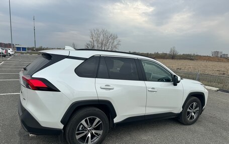 Toyota RAV4, 2021 год, 3 550 000 рублей, 2 фотография