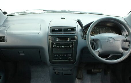 Toyota Ipsum II, 2000 год, 689 000 рублей, 14 фотография