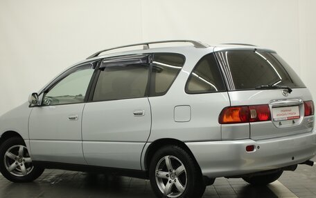Toyota Ipsum II, 2000 год, 689 000 рублей, 10 фотография