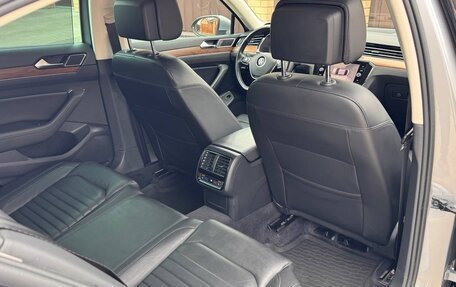 Volkswagen Passat B8 рестайлинг, 2019 год, 2 520 000 рублей, 23 фотография