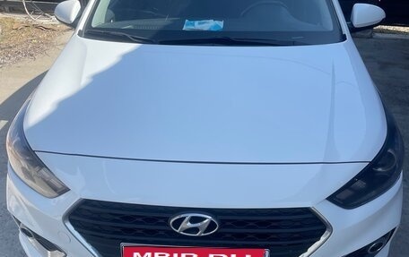 Hyundai Solaris II рестайлинг, 2017 год, 1 025 000 рублей, 1 фотография