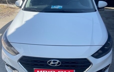 Hyundai Solaris II рестайлинг, 2017 год, 1 025 000 рублей, 1 фотография