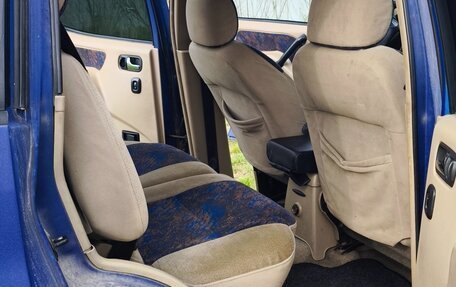 Nissan Terrano II рестайлинг, 2000 год, 700 000 рублей, 7 фотография