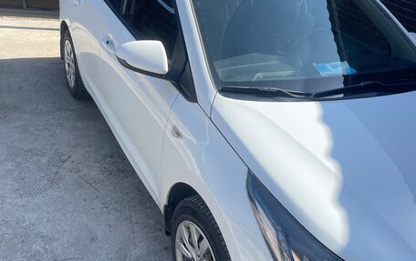 Hyundai Solaris II рестайлинг, 2017 год, 1 025 000 рублей, 2 фотография