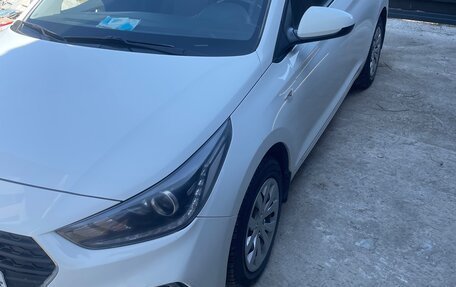 Hyundai Solaris II рестайлинг, 2017 год, 1 025 000 рублей, 3 фотография