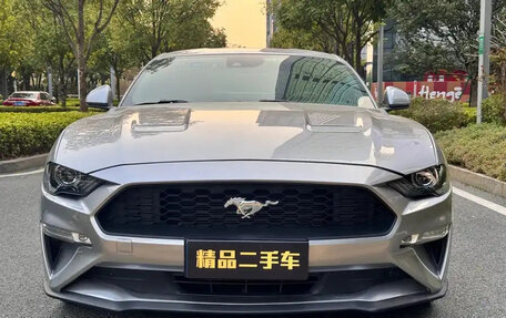 Ford Mustang VI рестайлинг, 2020 год, 3 400 000 рублей, 2 фотография