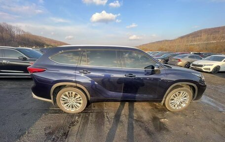 Toyota Highlander, 2021 год, 3 925 000 рублей, 4 фотография