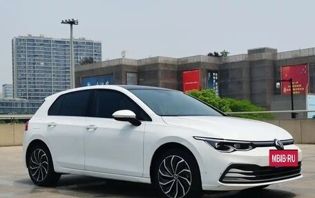 Volkswagen Golf VIII, 2022 год, 1 840 000 рублей, 3 фотография