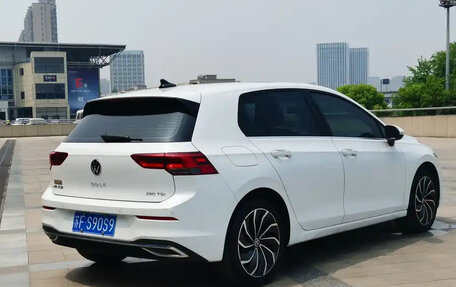Volkswagen Golf VIII, 2022 год, 1 840 000 рублей, 7 фотография