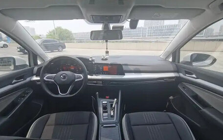 Volkswagen Golf VIII, 2022 год, 1 840 000 рублей, 10 фотография