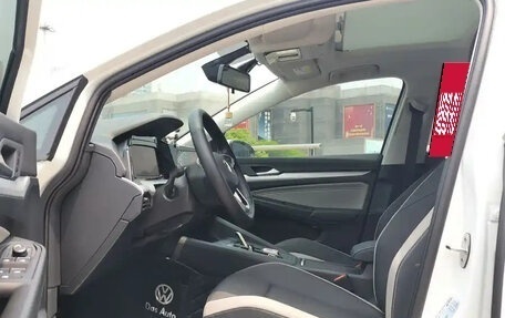 Volkswagen Golf VIII, 2022 год, 1 840 000 рублей, 9 фотография