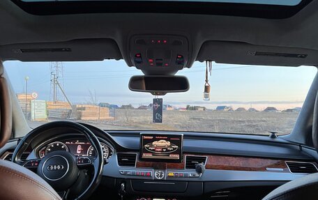 Audi A8, 2011 год, 1 850 000 рублей, 24 фотография