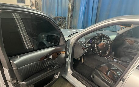 Mercedes-Benz E-Класс, 2002 год, 850 000 рублей, 4 фотография