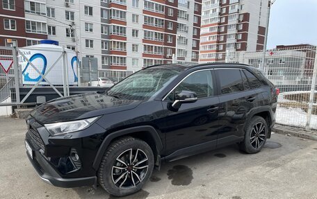 Toyota RAV4, 2021 год, 3 610 000 рублей, 2 фотография