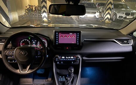 Toyota RAV4, 2021 год, 3 610 000 рублей, 7 фотография