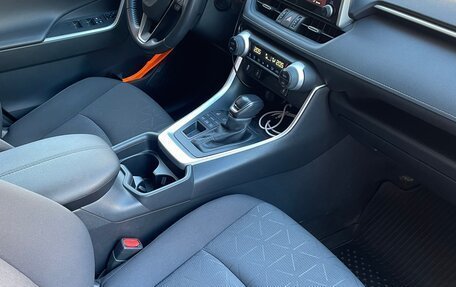 Toyota RAV4, 2021 год, 3 610 000 рублей, 13 фотография