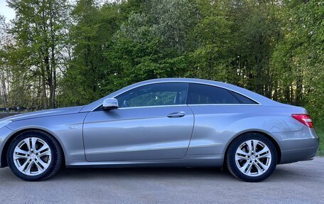 Mercedes-Benz E-Класс, 2011 год, 1 800 000 рублей, 2 фотография